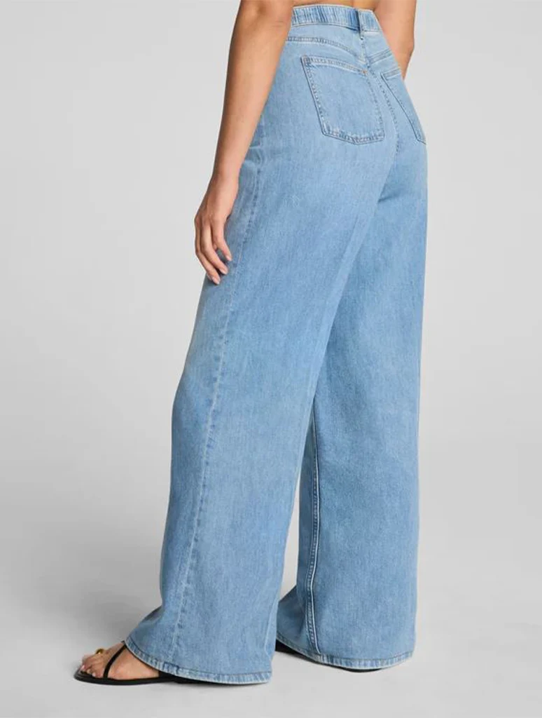 SPANX Supersmooth Authentic 360 Lightweight Super Wide Leg Jeans - Image 2